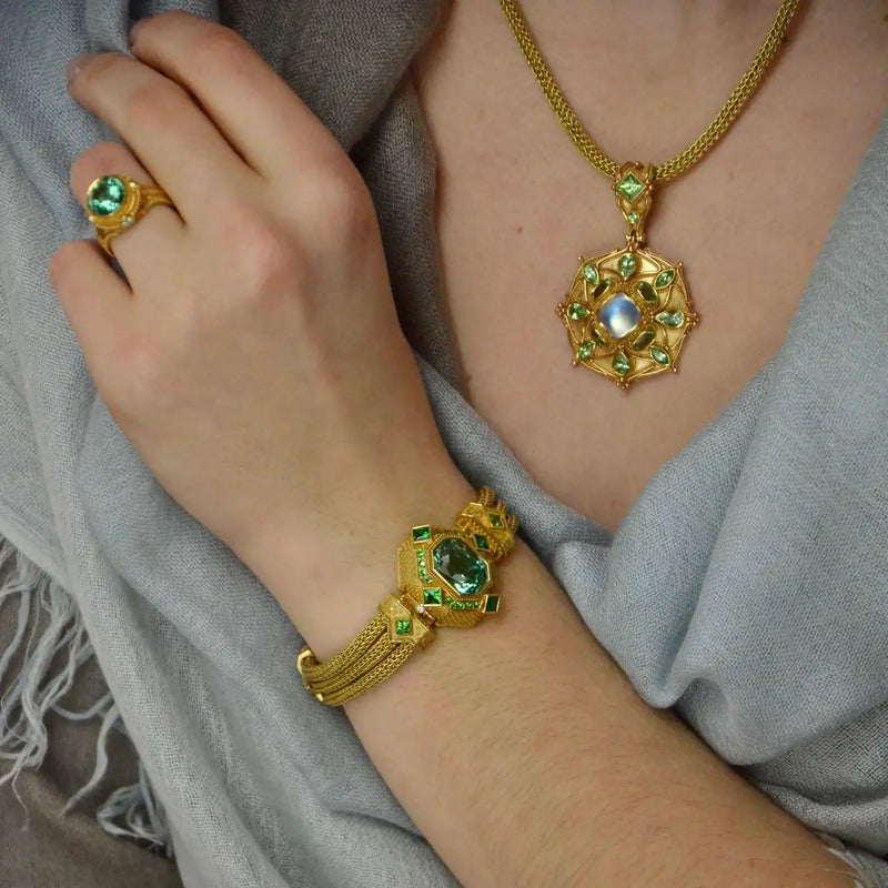 Kent Raible 18 Karat Gold Seafoam Tourmaline Chain Bracelet with Granulation